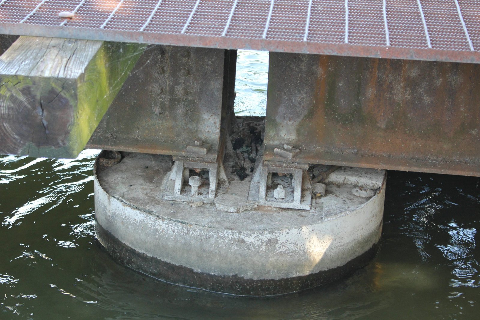 East pier (pier #31)